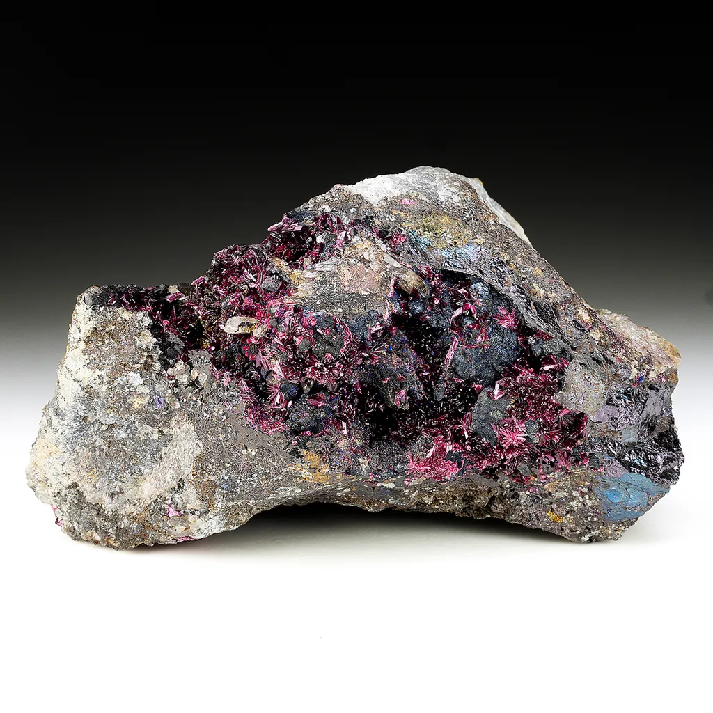 Erythrite with Quartz, Phlogopite image