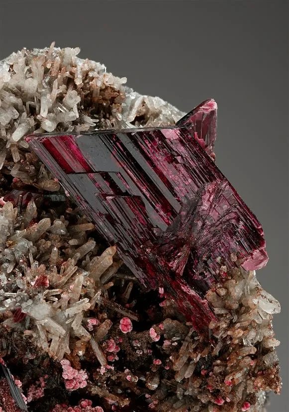 Erythrite with SPHEROCOBALTITE image