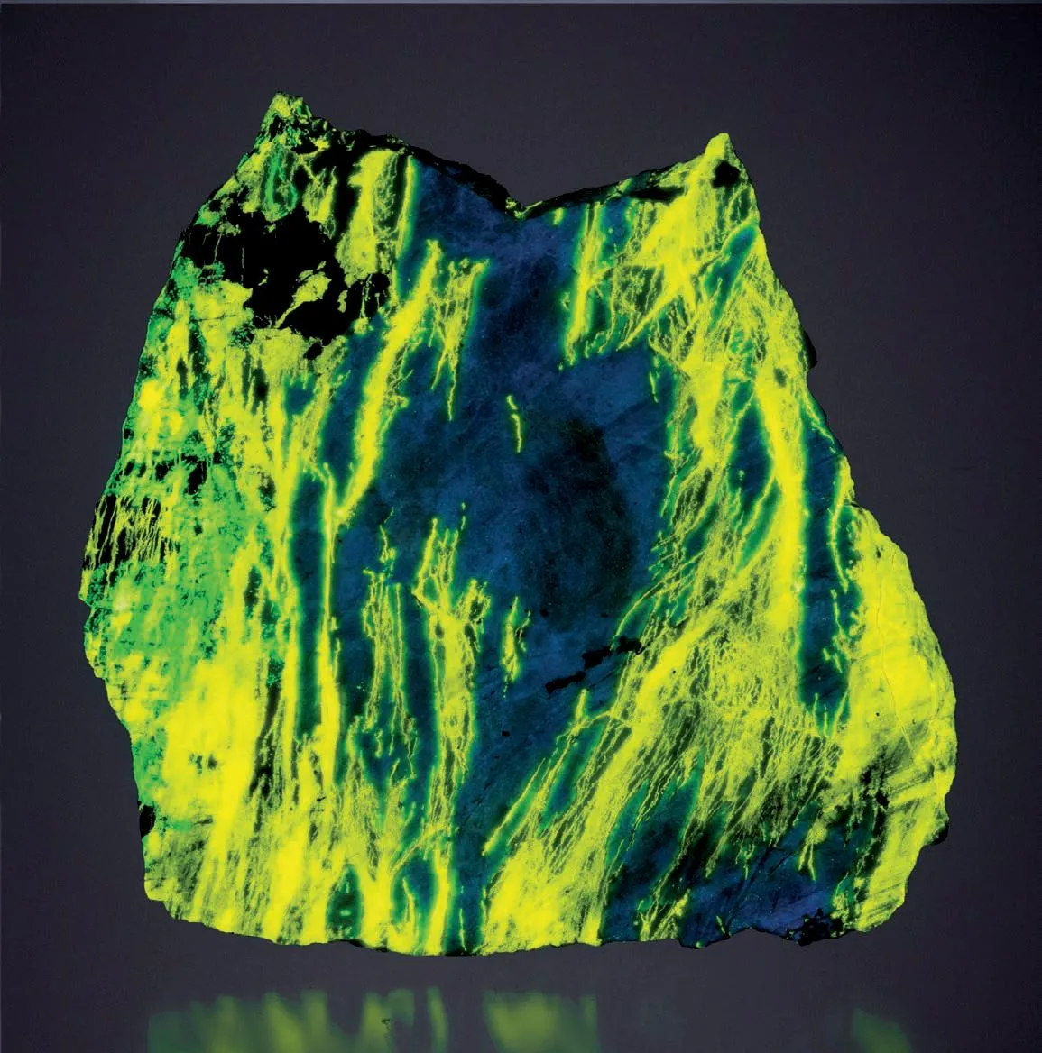 Esperite, Willemite, Franklinite - image 1