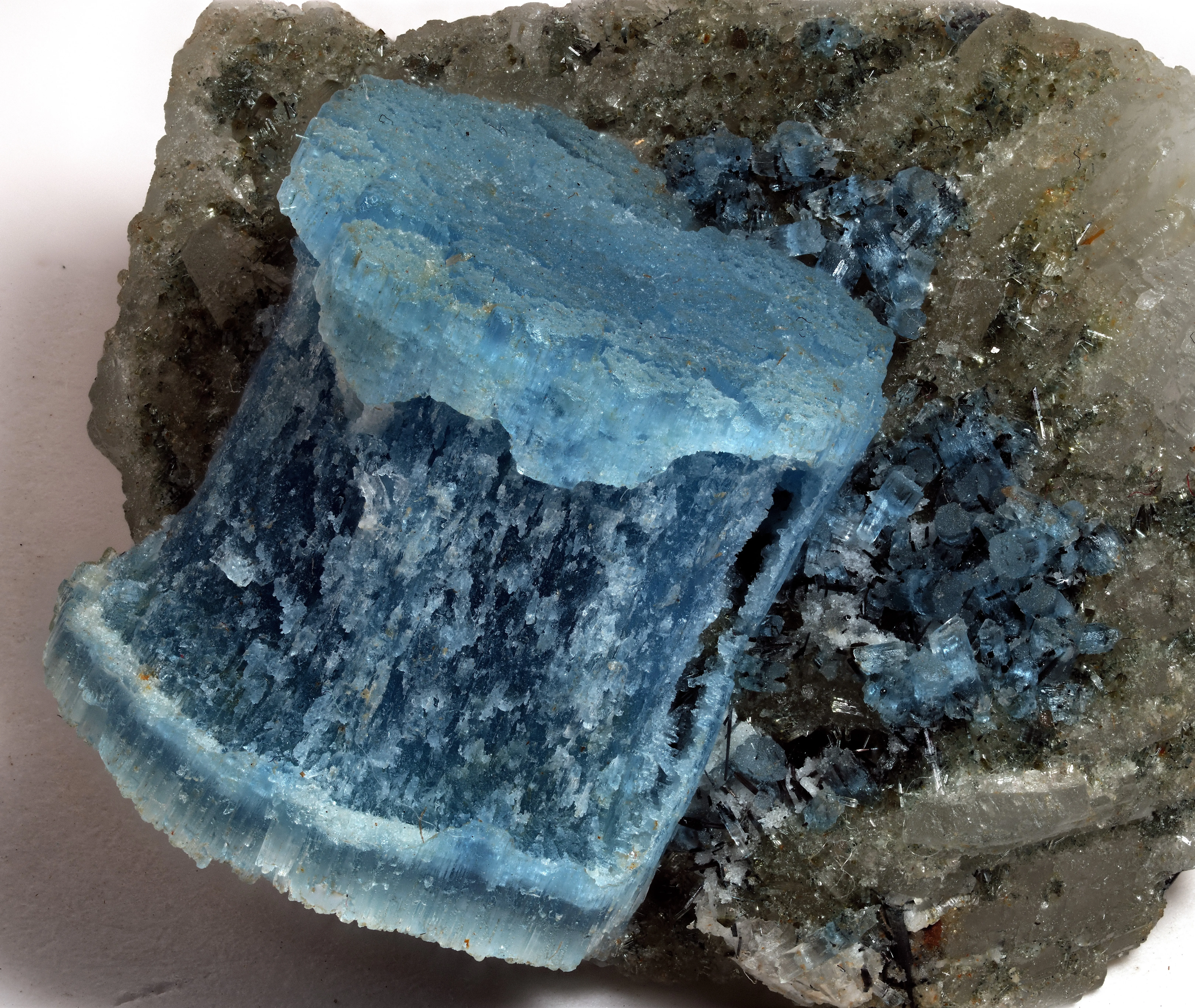 Etched alkali beryl - image 2