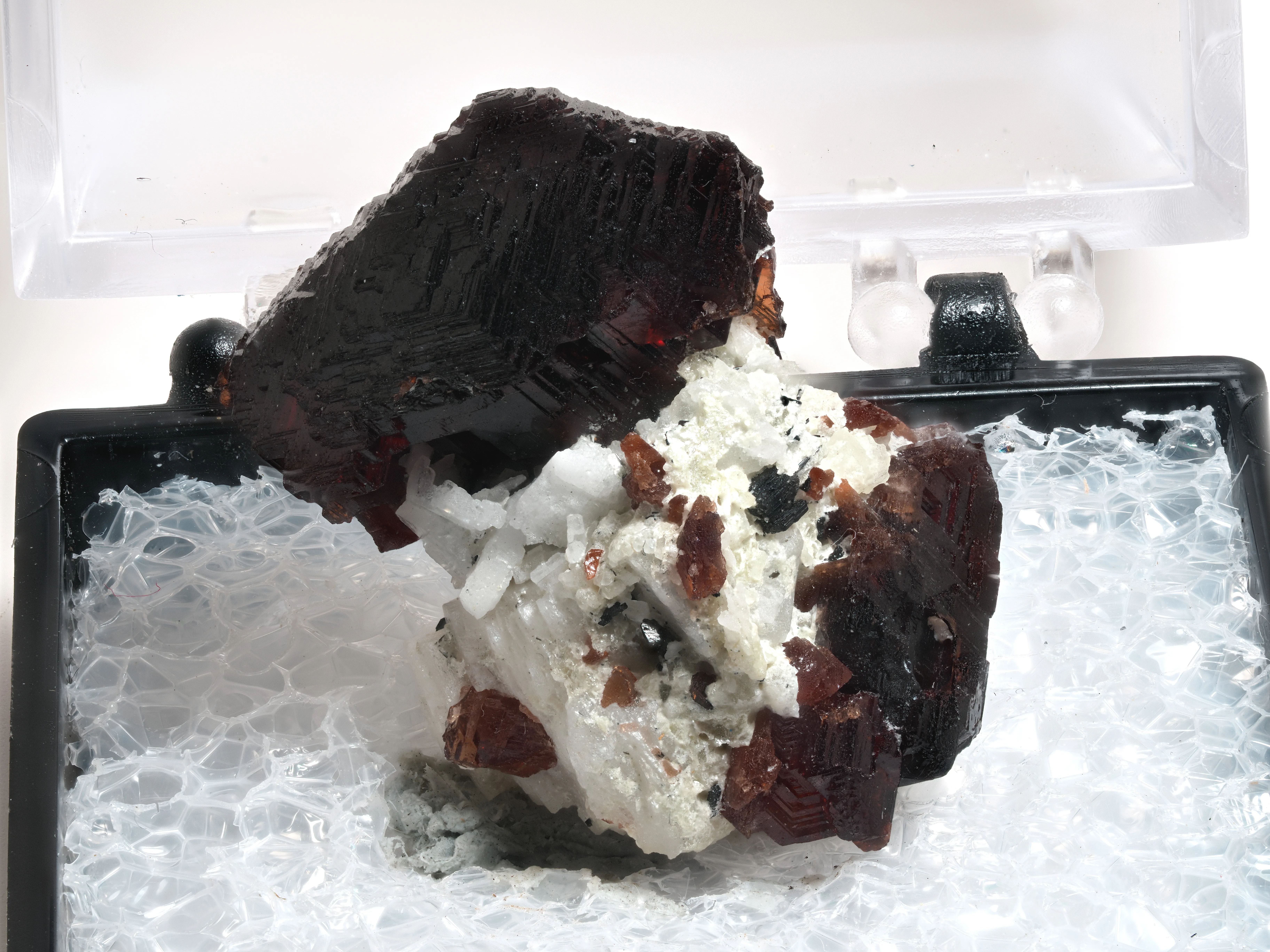 Etched Almadine-Spessartine Series - image 3