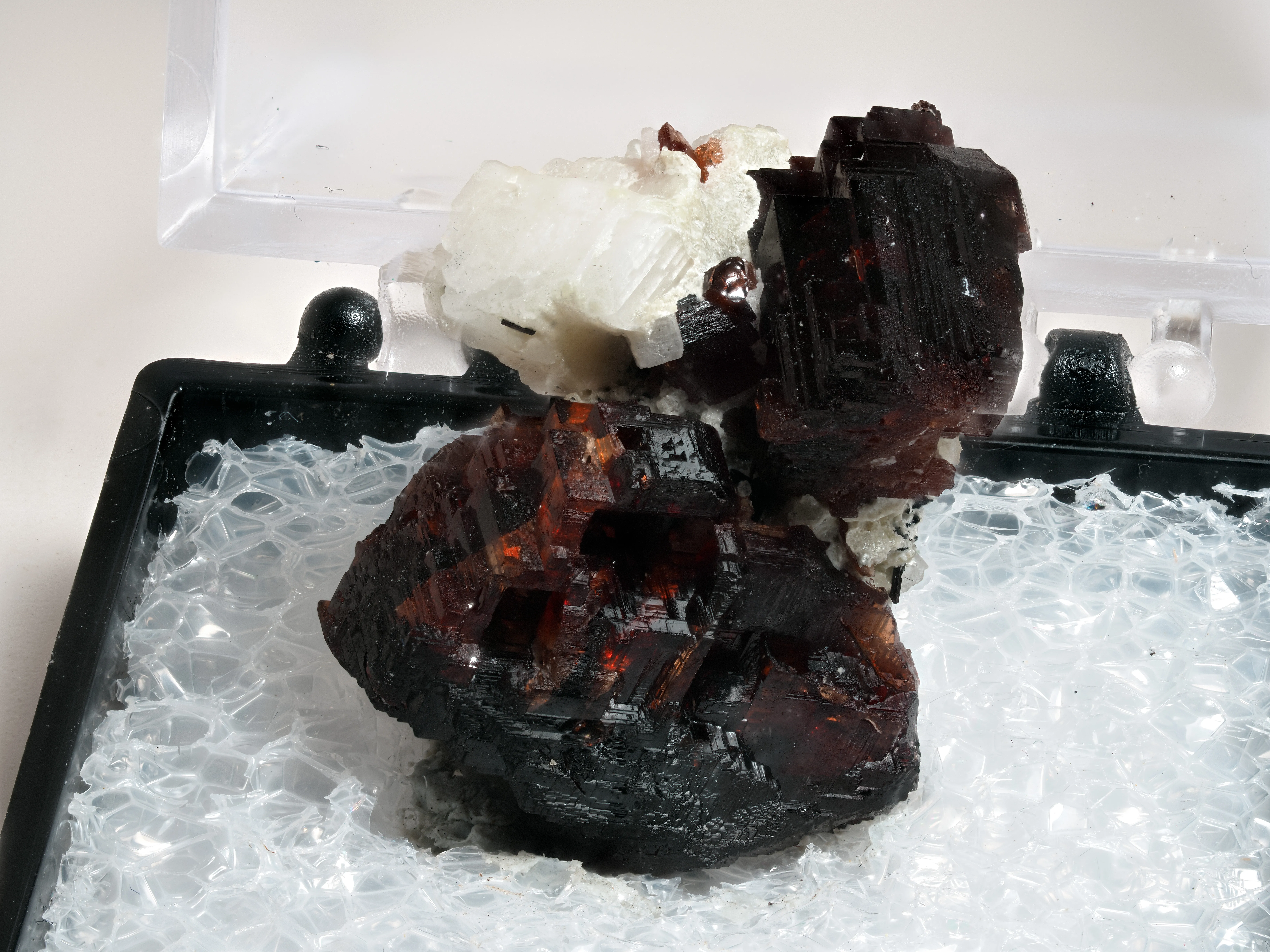 Etched Almadine-Spessartine Series - image 6