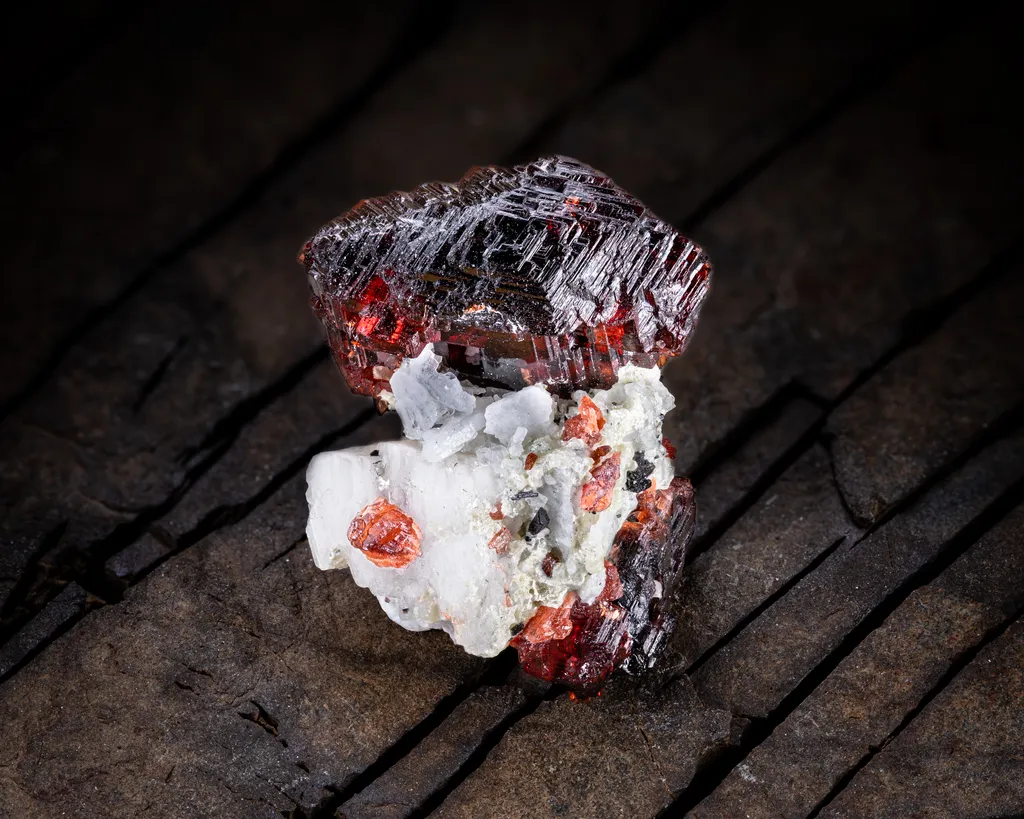 Etched Almadine-Spessartine Series image