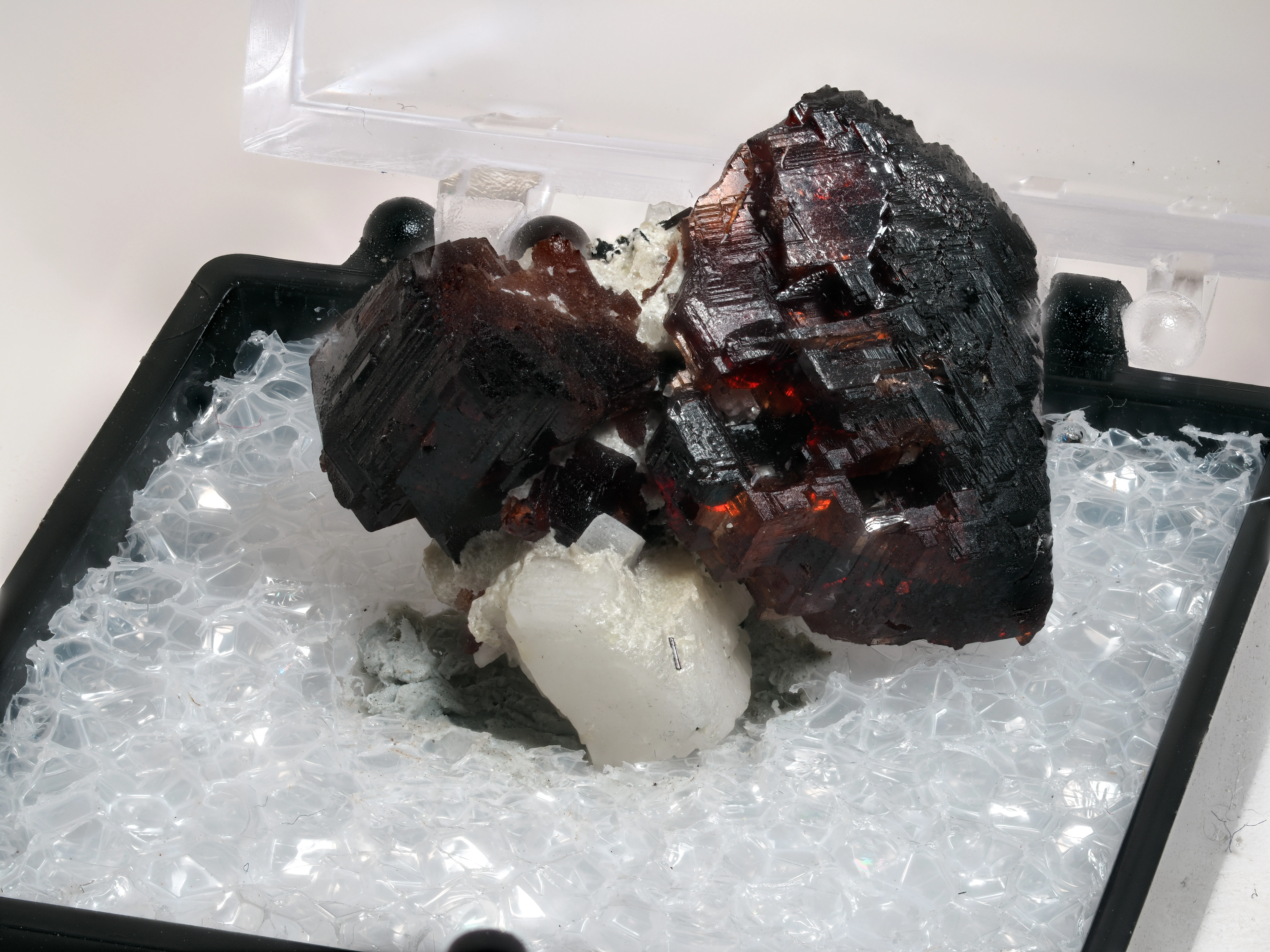 Etched Almadine-Spessartine Series - image 2