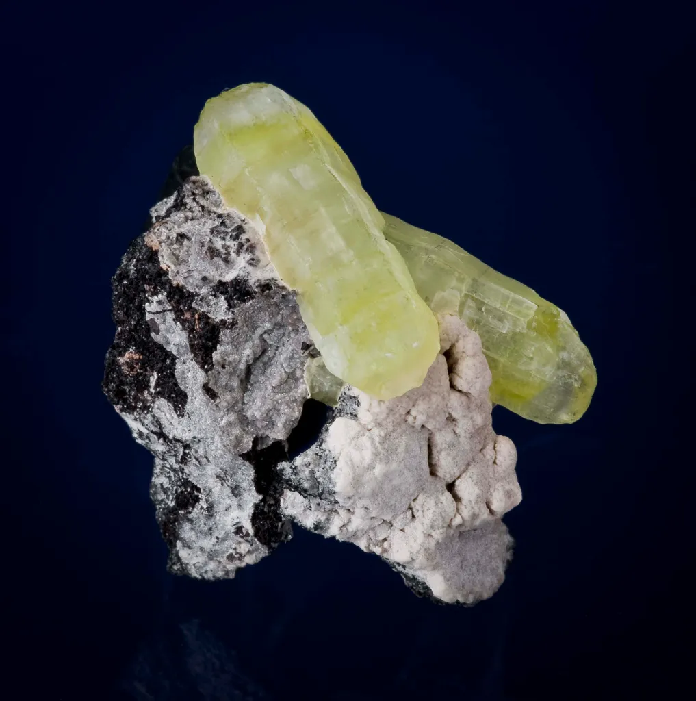 Ettringite on Oyelite image