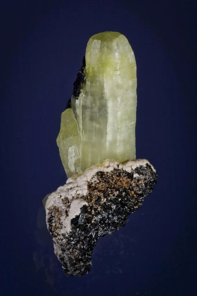 Ettringite With Hausmannite image