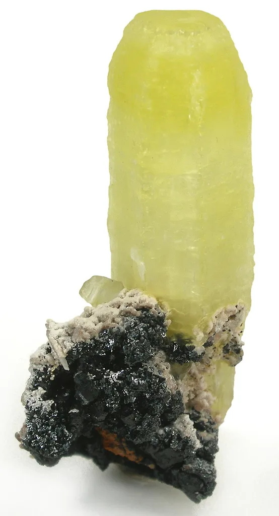 Ettringite With Hausmannite and Oyelite image