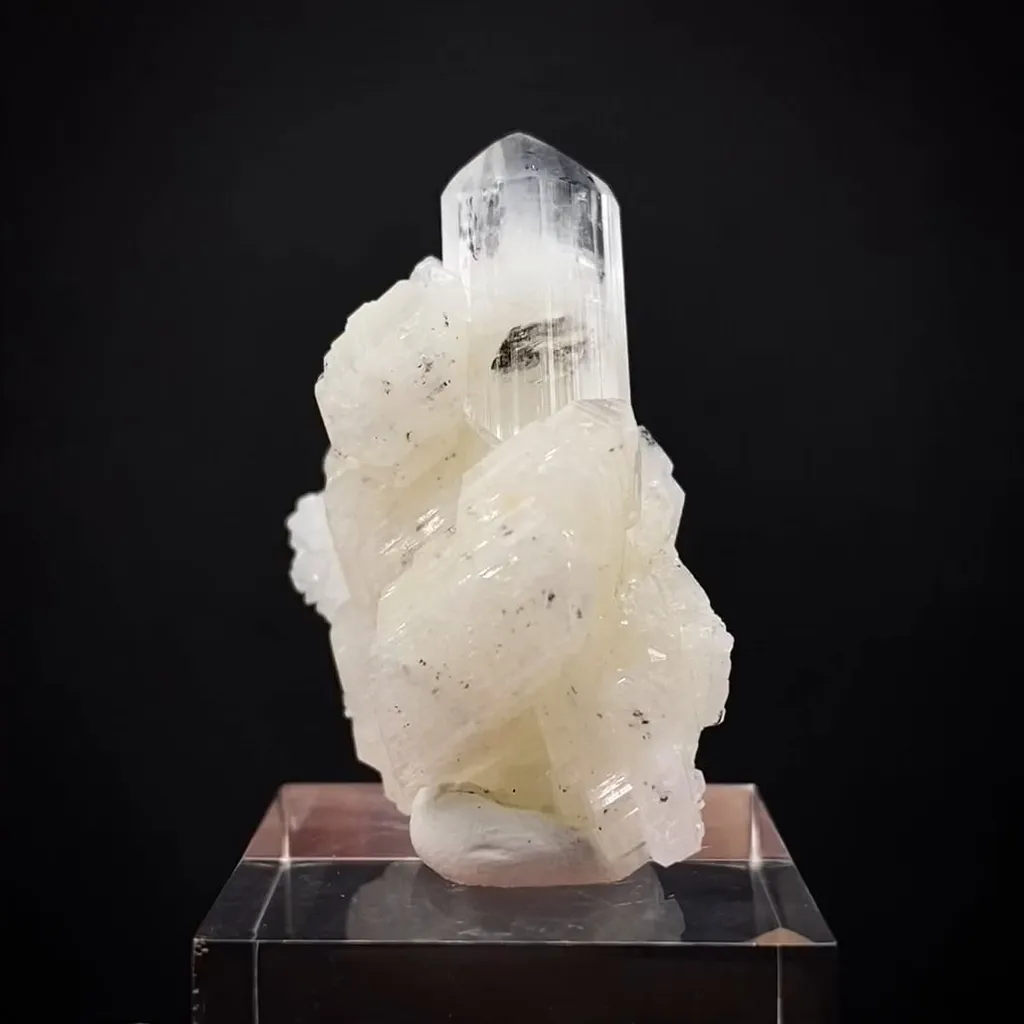 Euclase with Schorl inclusions and Adularia image
