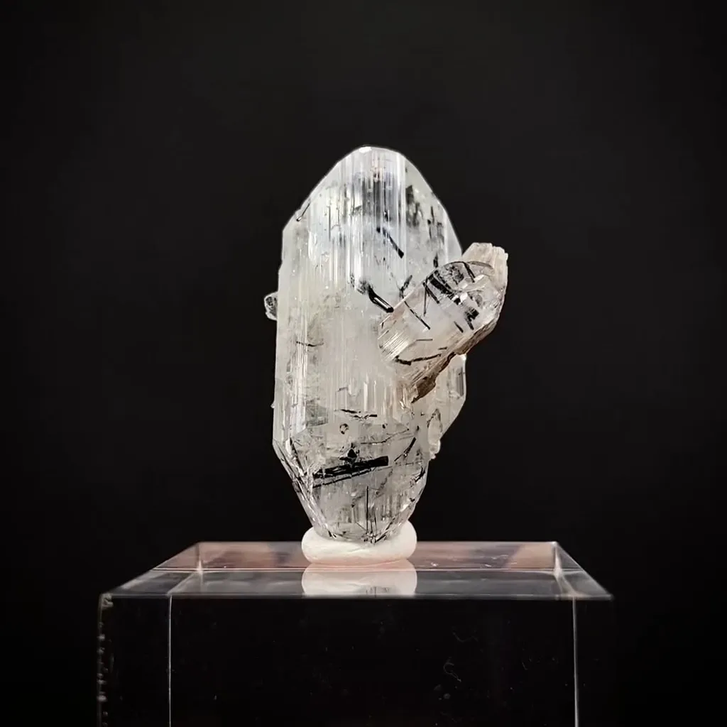 Euclase with Schorl inclusions, Muscovite image