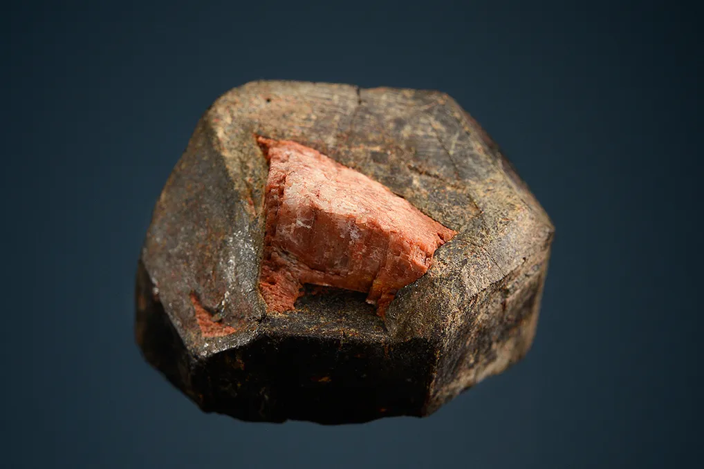 Euxenite-(Y) - image 3