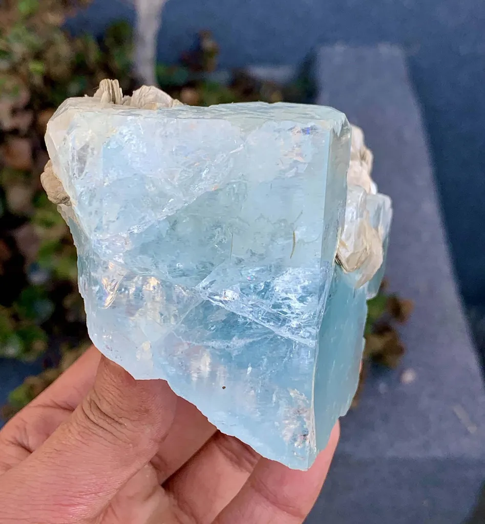 Exceptional Blue Aquamarine from Pakistan - image 6