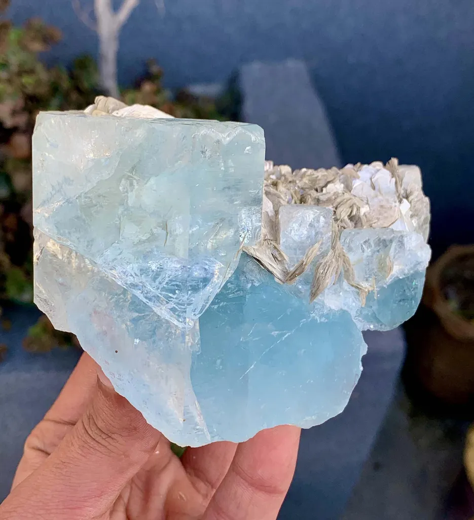 Exceptional Blue Aquamarine from Pakistan - image 3