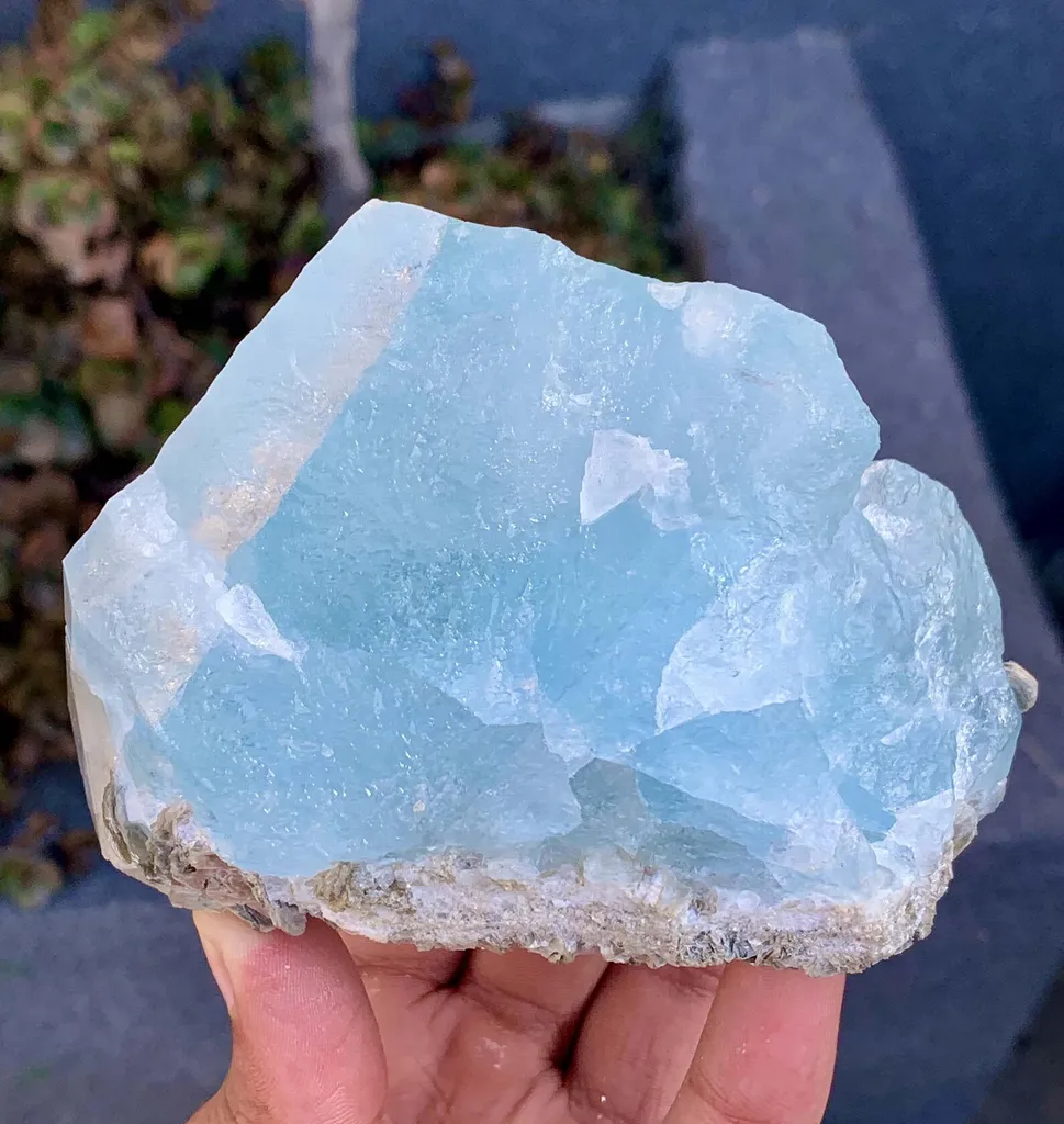 Exceptional Blue Aquamarine from Pakistan - image 10