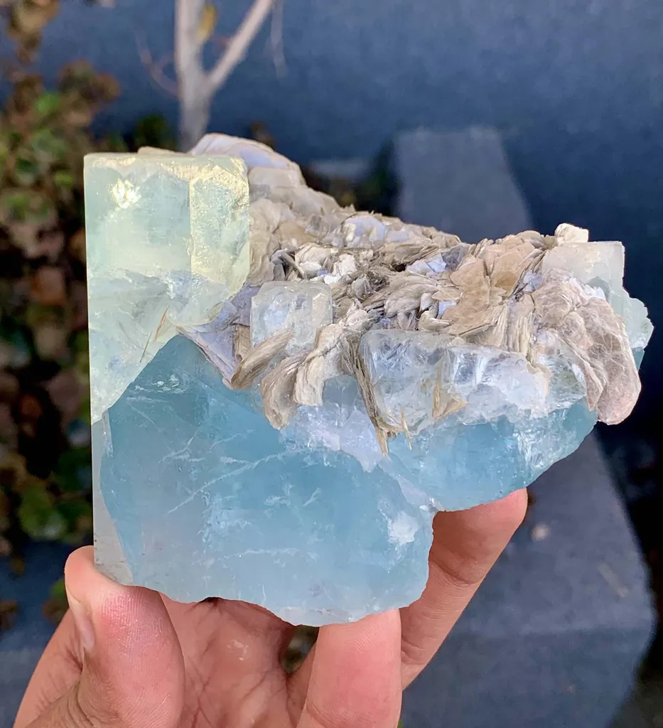 Exceptional Blue Aquamarine from Pakistan - image 8