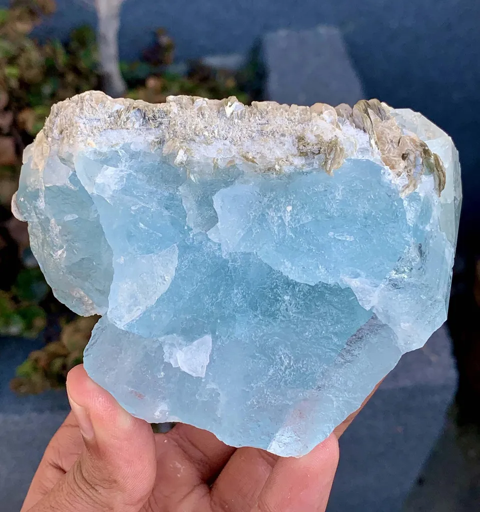 Exceptional Blue Aquamarine from Pakistan - image 9