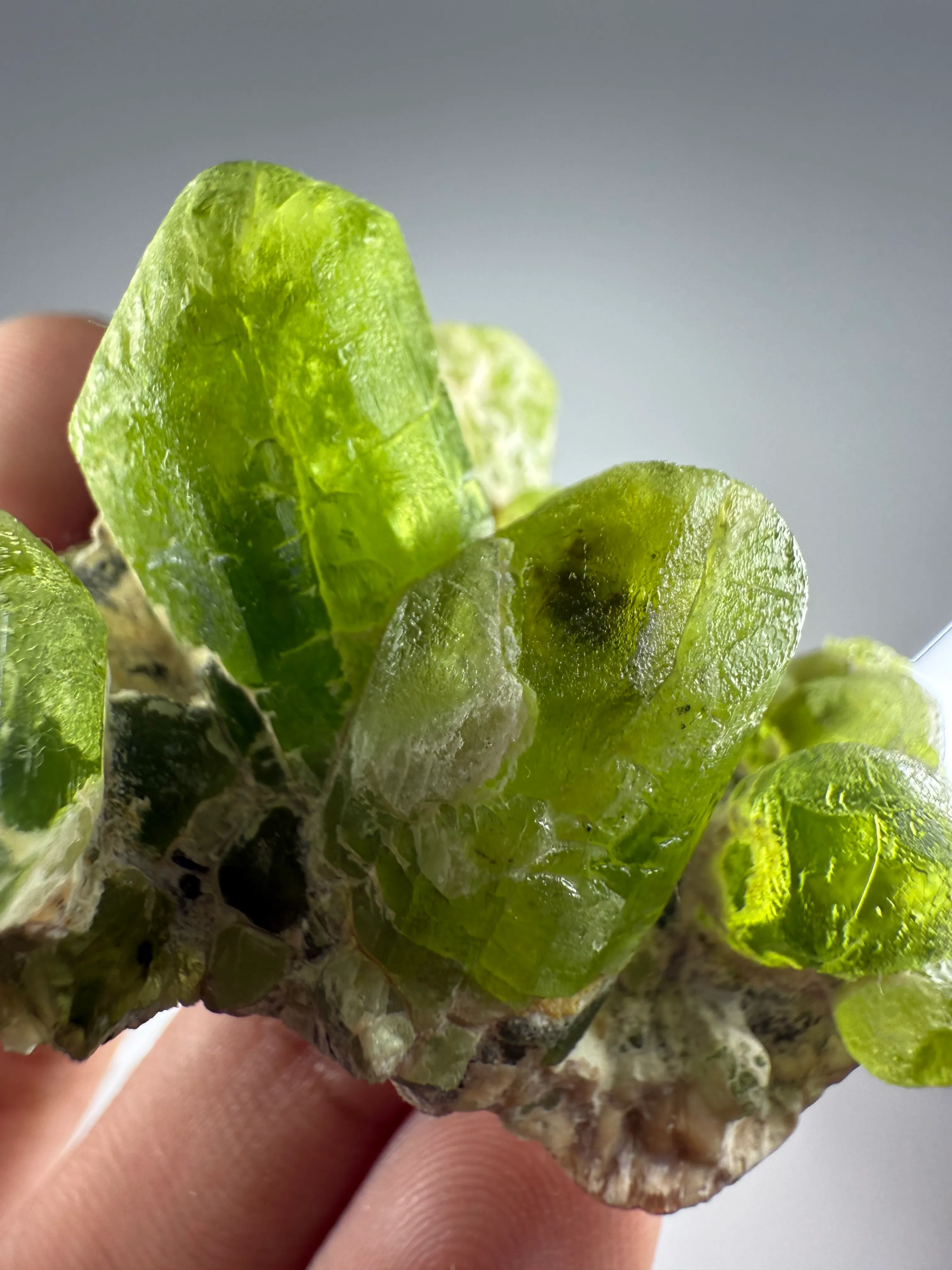 Exquisite Peridot Bunch Crystal – Supat Valley, Pakistan - image 3