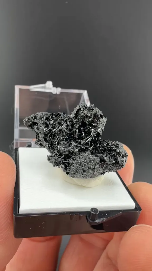 Fayalite image
