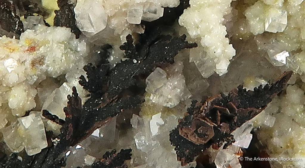 Feinglosite with Copper and Mimetite - image 6