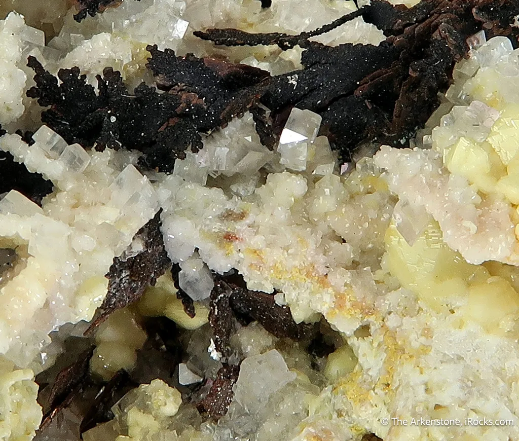 Feinglosite with Copper and Mimetite image
