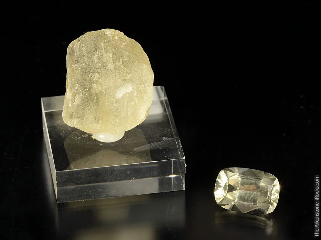 Feldspar var. Bytownite (rough and cut set) image