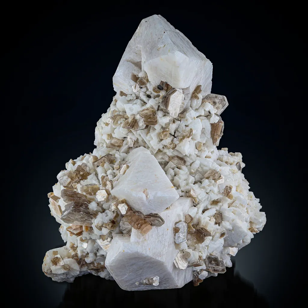 Feldspar with Apatite image