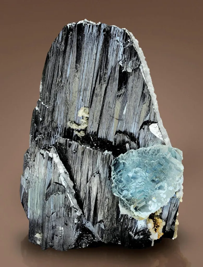 Ferberite, Fluorite image