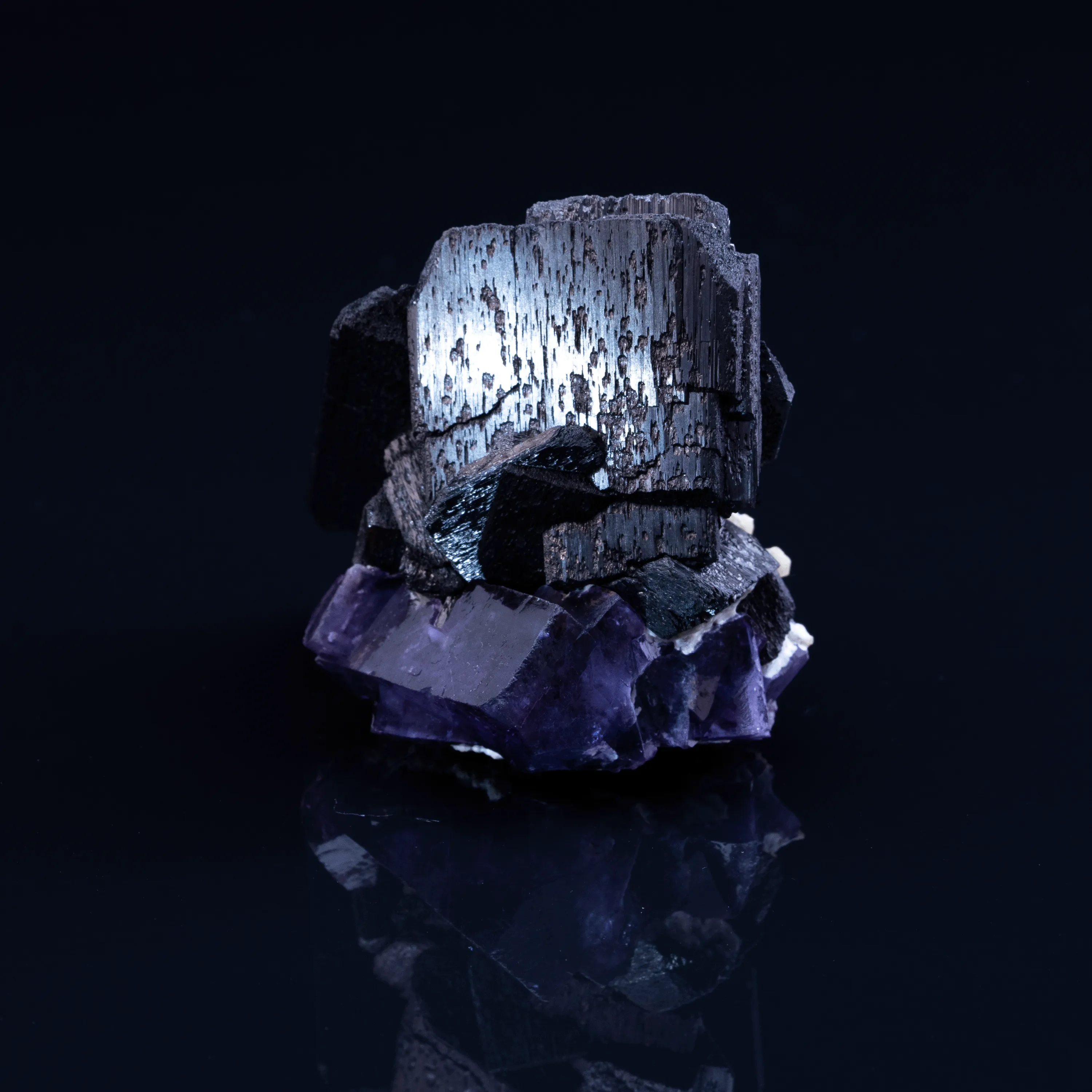 Ferberite, Fluorite from China, Hunan, Chenzhou, Yaogangxian Mine - image 4