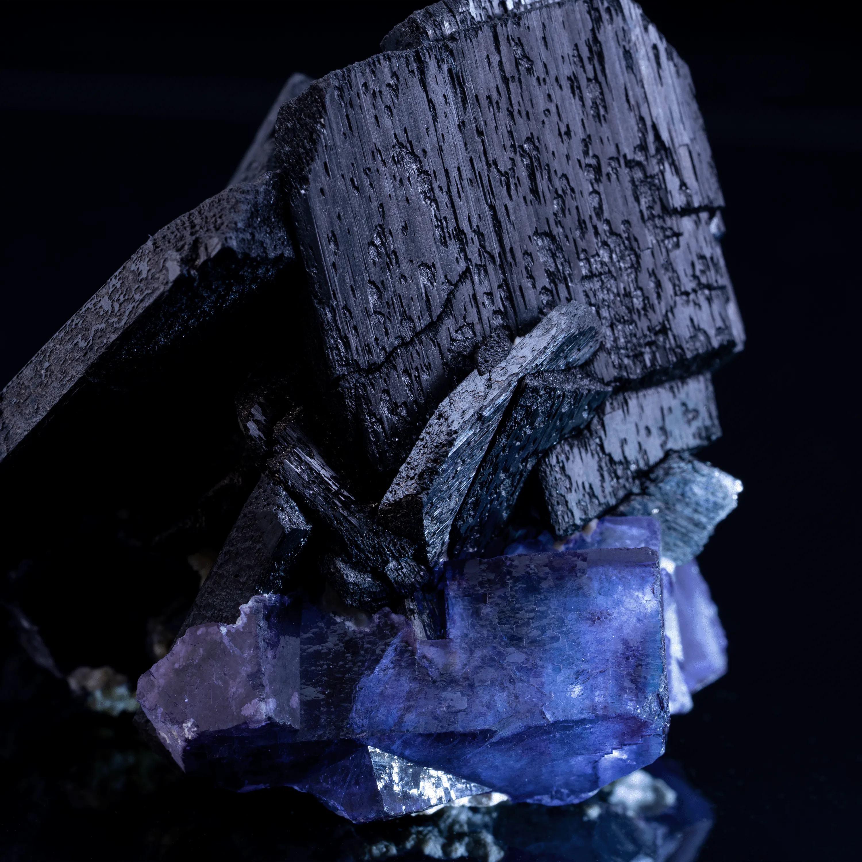 Ferberite, Fluorite from China, Hunan, Chenzhou, Yaogangxian Mine - image 1