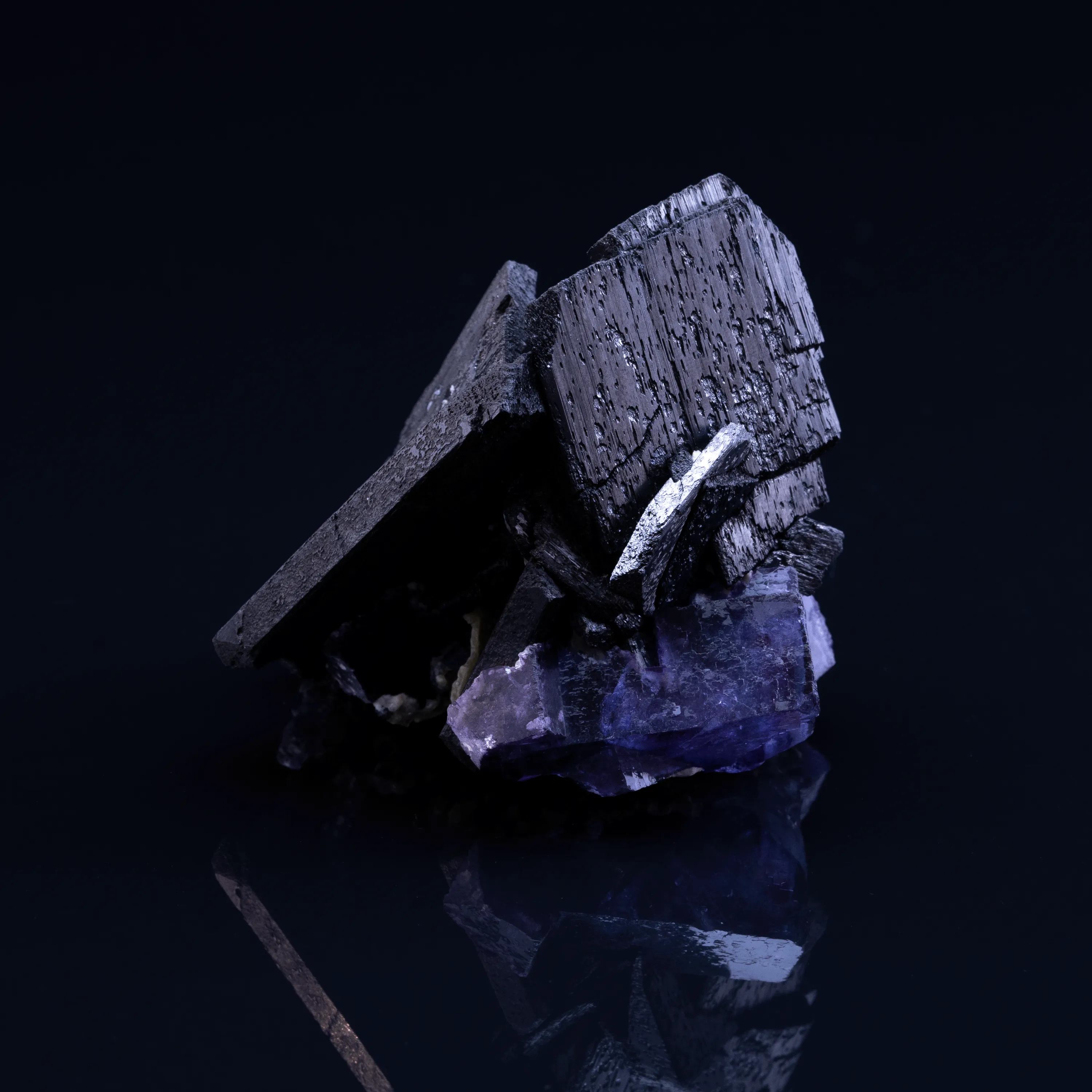 Ferberite, Fluorite from China, Hunan, Chenzhou, Yaogangxian Mine - image 3