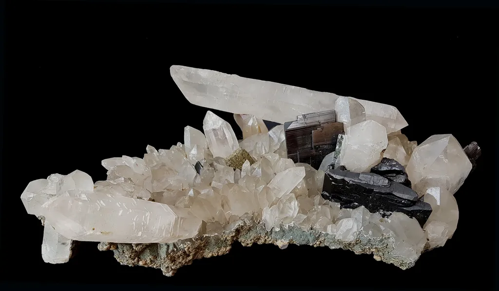 Ferbérite from Portugal, Panasqueira Mines image