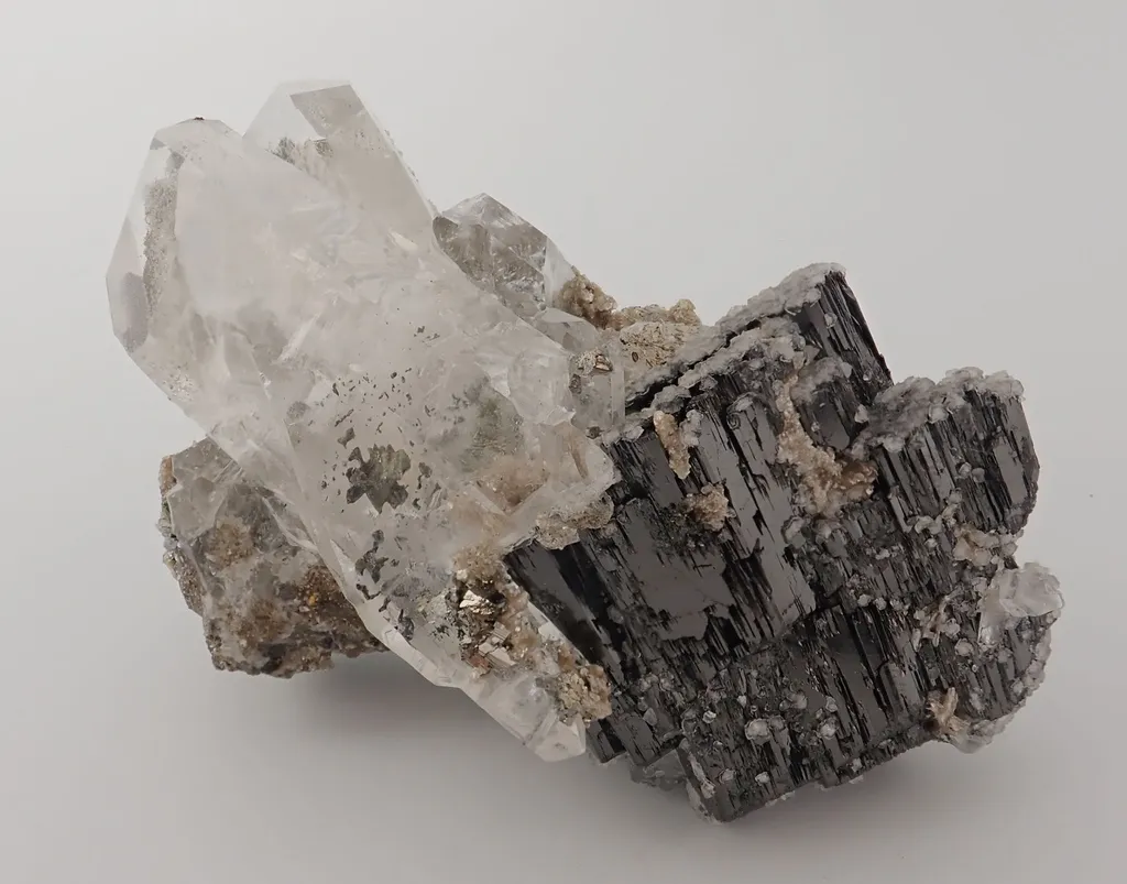 Ferberite, Quartz with Sulphide inclusions and Fluorapatite image
