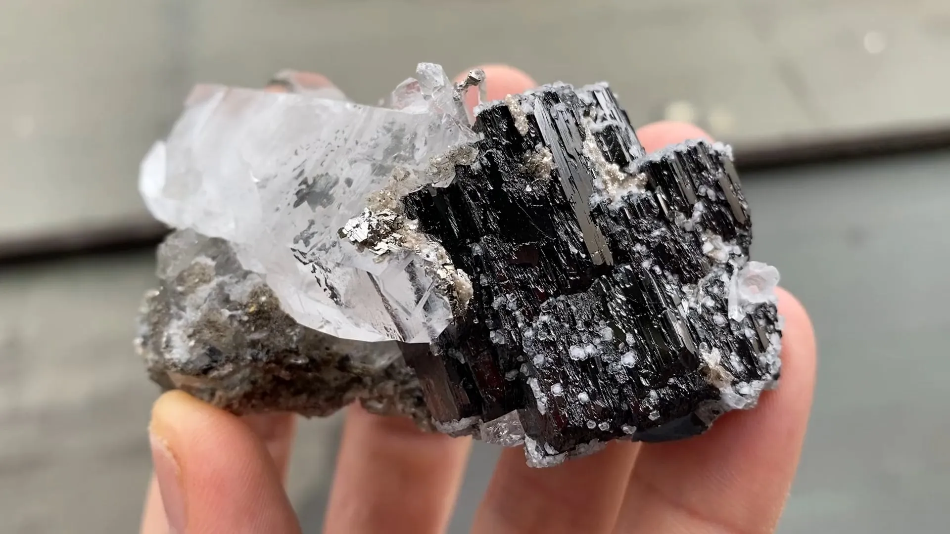 Ferberite, Quartz with Sulphide inclusions and Fluorapatite - image 5