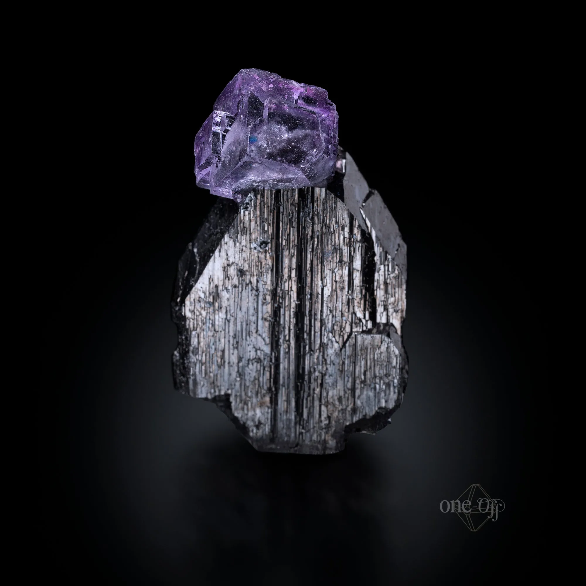 Ferberite w/ Fluorite - image 2