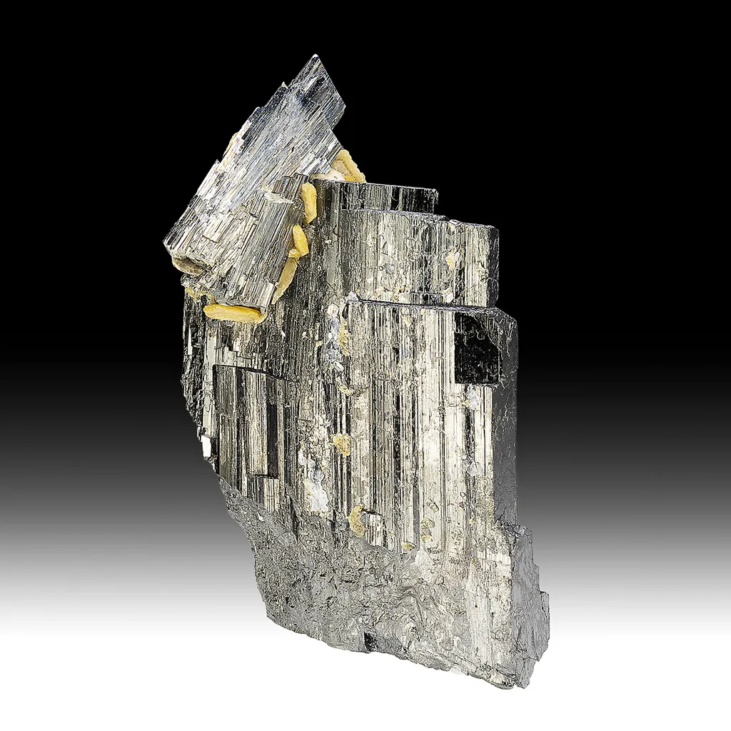 Ferberite with Arsenopyrite, Siderite image