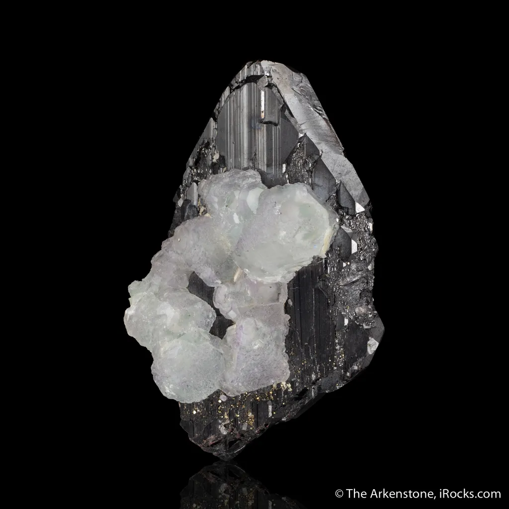 Ferberite with Fluorite - image 4