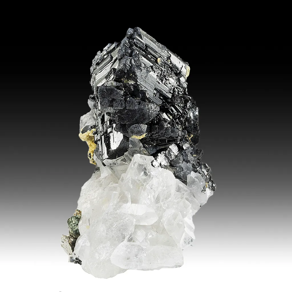 Ferberite with Quartz, Siderite (1993) image