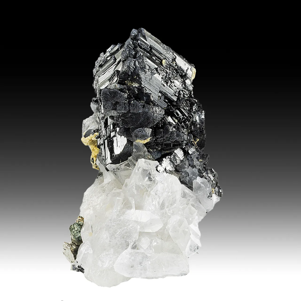 Ferberite with Quartz, Siderite (1993) - image 1