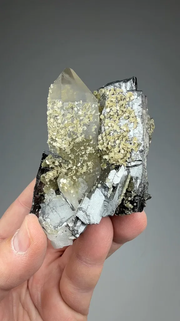 Ferberite with Quartz, Siderite, Muscovite - image 2
