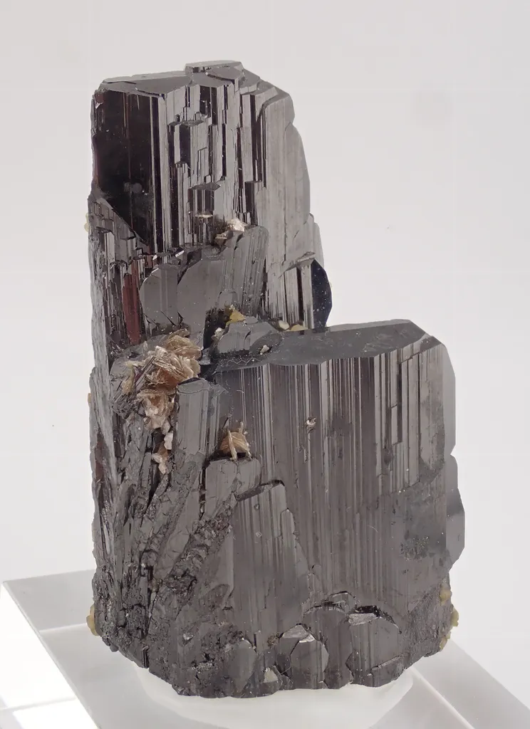 Ferberite with Siderite - image 2