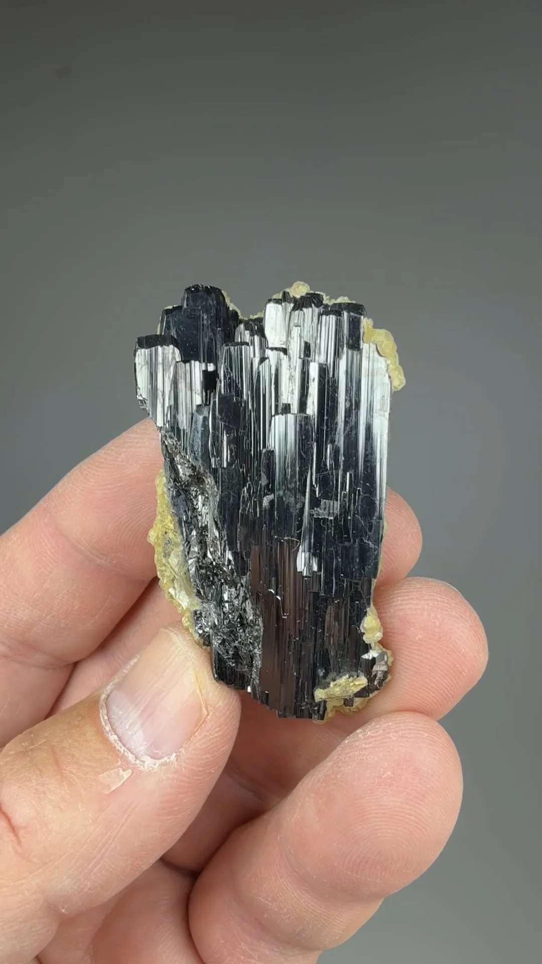 Ferberite with Siderite - image 2