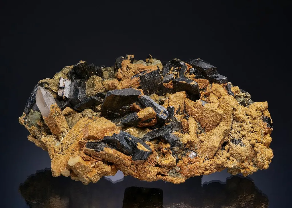 Ferberite with Siderite on Chalcopyrite and Quartz image