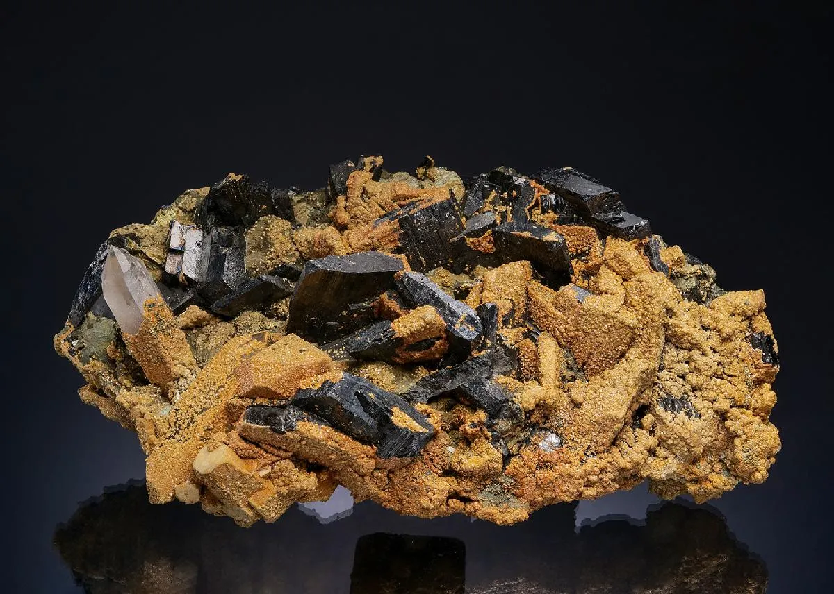 Ferberite with Siderite on Chalcopyrite and Quartz - image 1