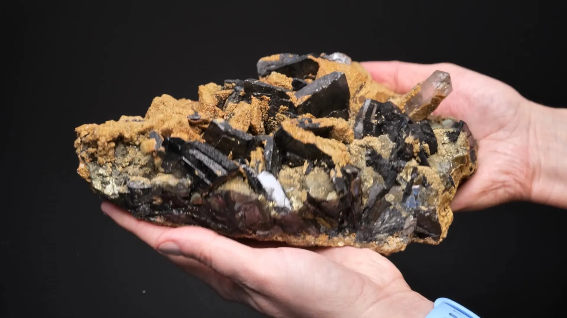 Ferberite with Siderite on Chalcopyrite and Quartz - image 2