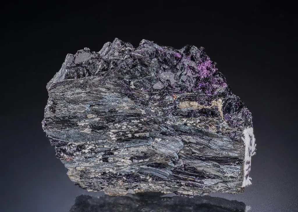 FERRIHOLLANDITE with Fluorite image