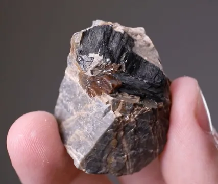 FERRO-Edenite with Zircon