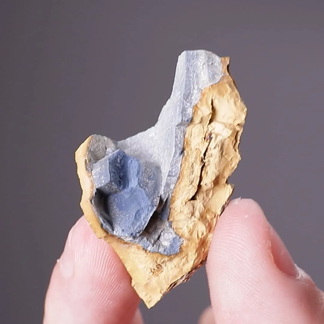 FERROSTRUNZITE on Vivianite - image 2