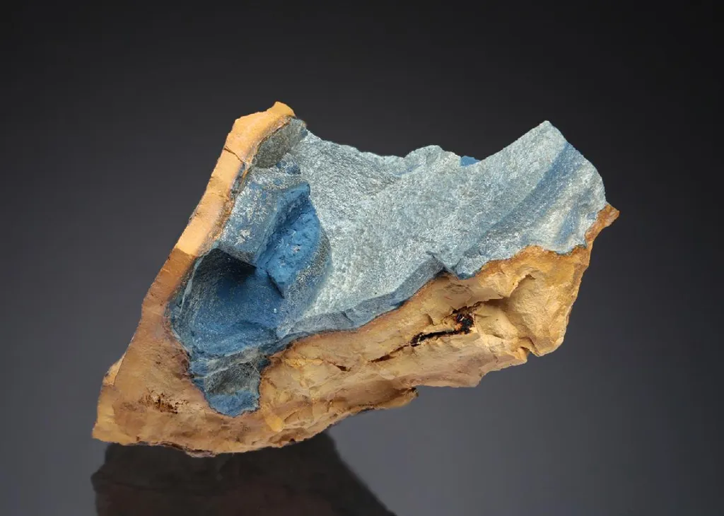 FERROSTRUNZITE on Vivianite image