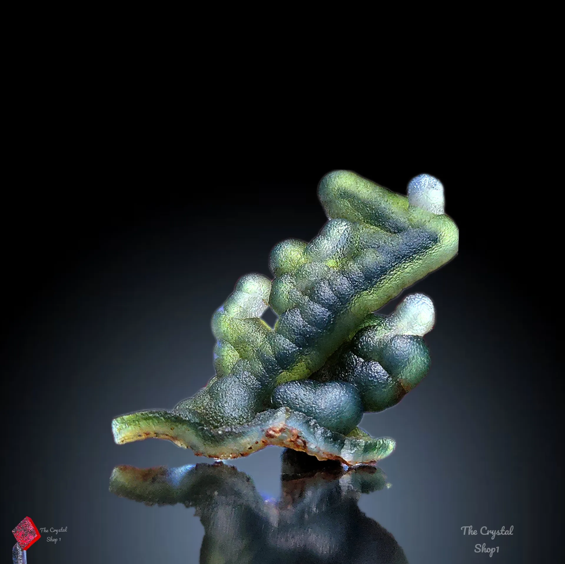 Fine Specimen Off Phantom Green Chalcedony - image 1