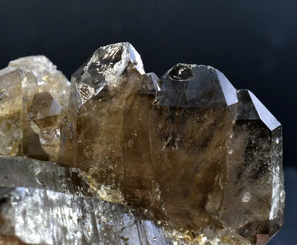 "Floating" Smoky Quartz 461 grams - Puiva Mount, Saranpaul, Khanty-Mansi Autonomous Okrug, Russia - image 6