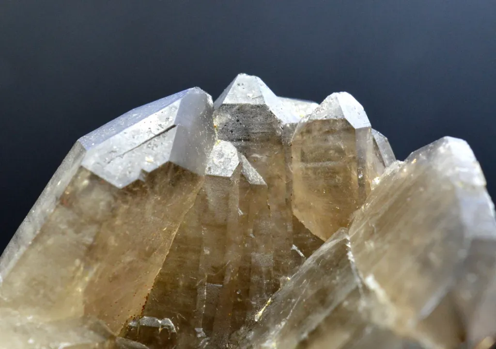 "Floating" Smoky Quartz 461 grams - Puiva Mount, Saranpaul, Khanty-Mansi Autonomous Okrug, Russia - image 8